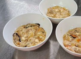 卵アレルギー用の丼の具。