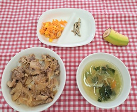 ※東牟礼幼稚園には、12月19日(金)に同じ給食を提供しました。