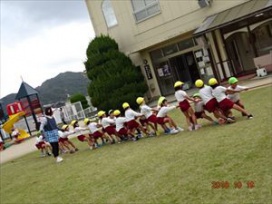 「色チーム」「白チーム」牟礼・東牟礼混合チームでの対戦も盛り上がりました。