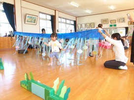 自分で〝海草トンネル”をくぐったよ！