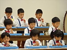 明るいすずらん組さんにぴったりの曲♪オブラディオブラダ♪得意のタンギングが心地よく響きます。８分休符の取り方を工夫しました。